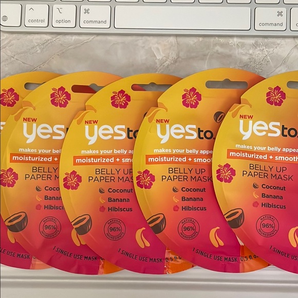 Yes to carrots Belly up masks - Picture 1 of 6